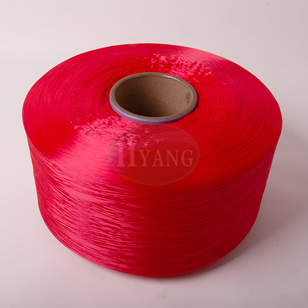 Red polypropylene high strength yarn